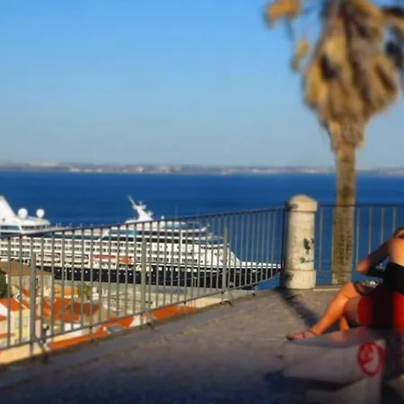 Beatiful Alfama, Charming